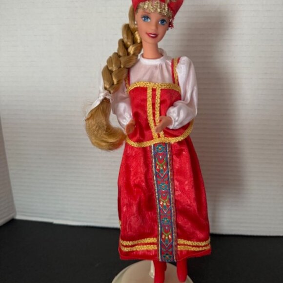 Dolls of the World Russian Barbie #16500 - Vintage 1996 - Picture 3 of 7